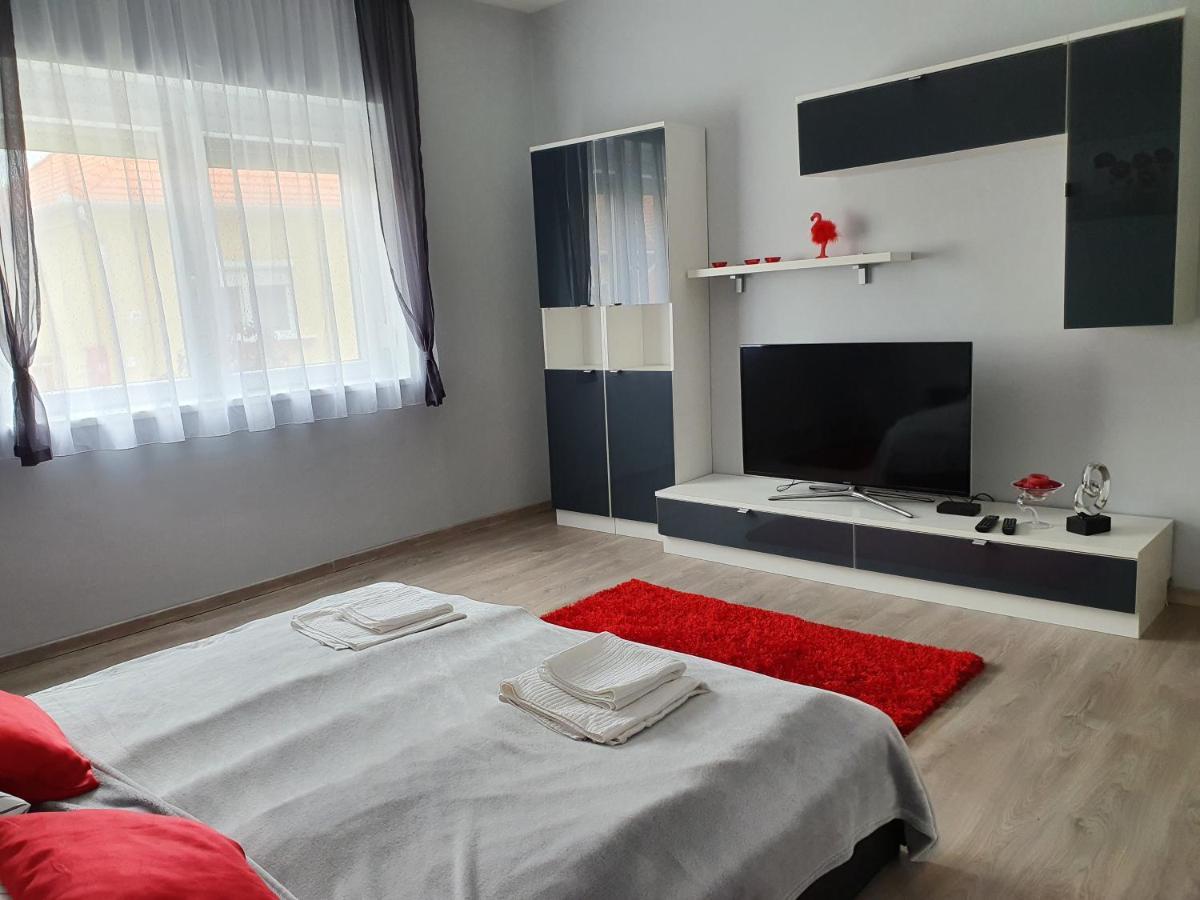 Flamingo Apartment Sárvár Екстериор снимка