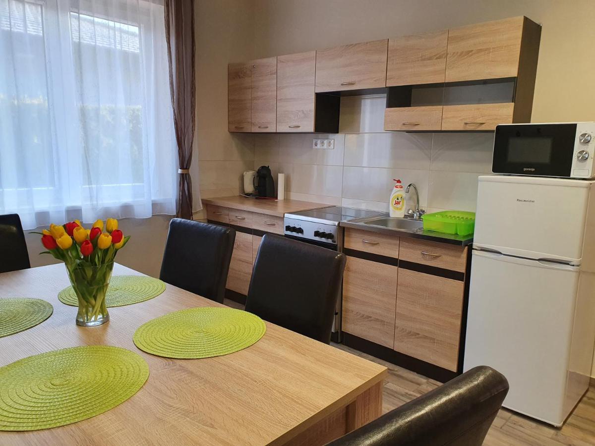Flamingo Apartment Sárvár Екстериор снимка