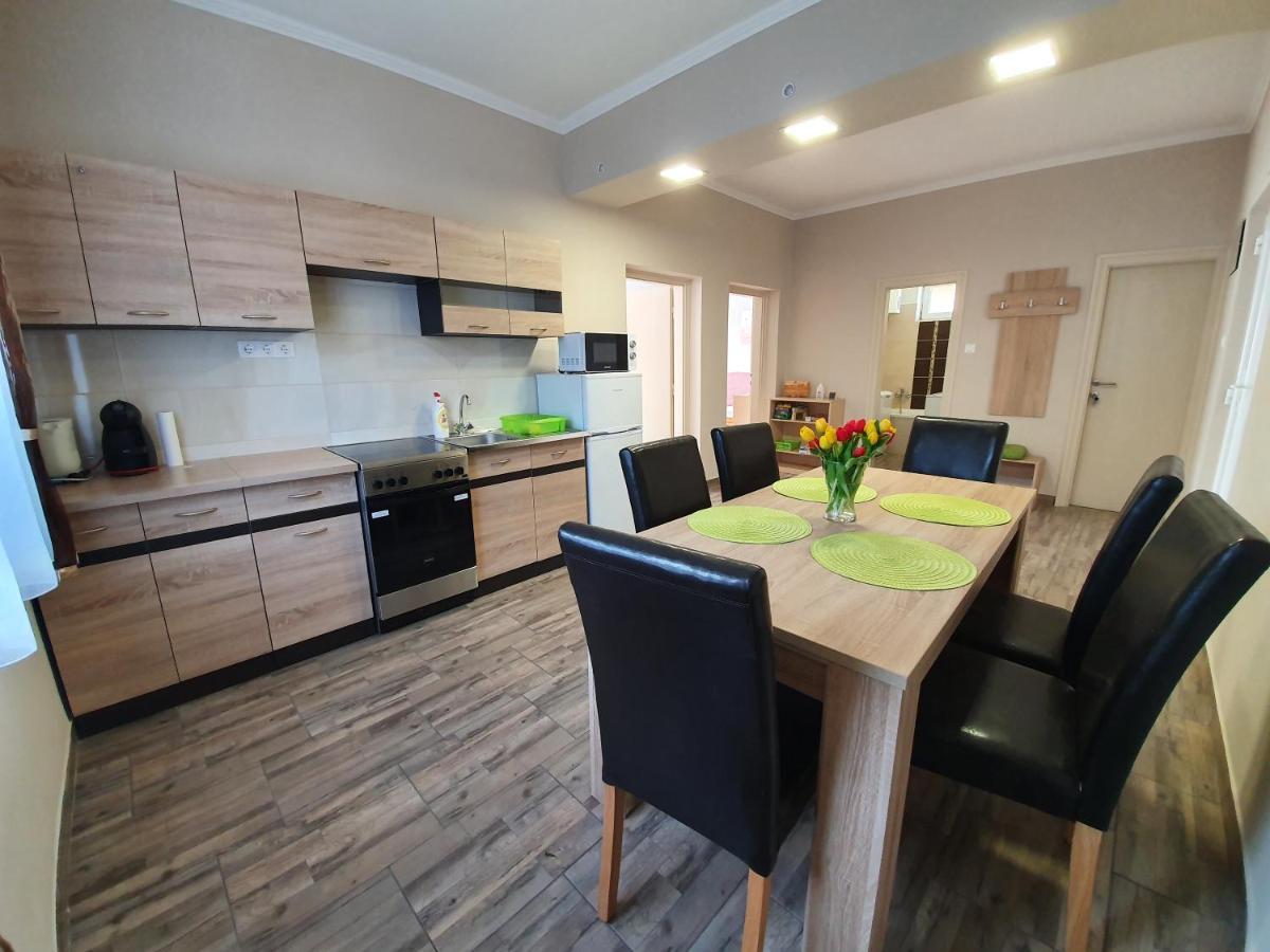 Flamingo Apartment Sárvár Екстериор снимка